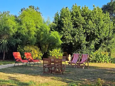 Jardin de l'établissement Gîte Marguerite - Au coeur de la campagne