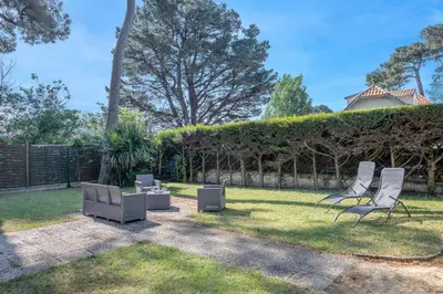 Jardin de l'établissement Maison rénovée pour 8 - 200m Tharon plage