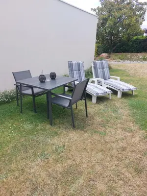 Jardin de l'établissement Charmant studio tout équipé