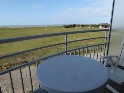 Balcon ou terrasse dans l'établissement Appartement T2+ cabine avec piscine et parking à Saint-Jean-de-Monts - FR-1-323-315