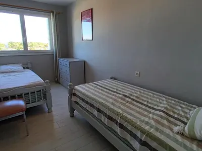 Un ou plusieurs lits dans un hébergement de l'établissement Bel Apt 2 Chambres en Front de Mer + Terrasse et Garage Privé - FR-1-323-324