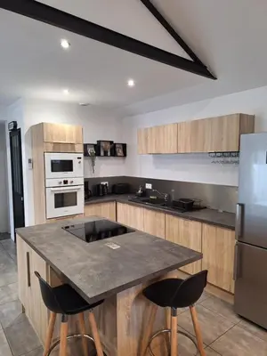 Cuisine ou kitchenette dans l'établissement L'atelier du Guette-Loup