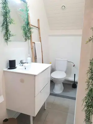 Salle de bains dans l'établissement Studio Coquet - Comme à la maison - Loïc Nantes