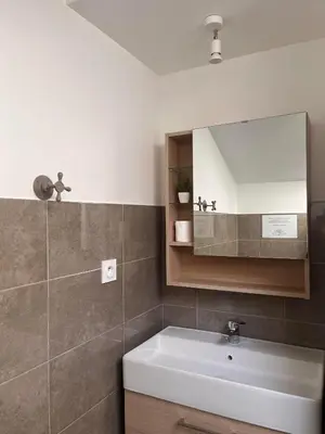 Salle de bains dans l'établissement La Meilleraye 2 Chambres privées indépendantes à 5min du Puy du Fou