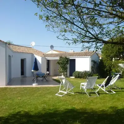 Maison spacieuse avec jardin