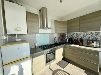 Cuisine ou kitchenette dans l'établissement Studio lumineux avec alcôve, balcon face mer, parking privé - FR-1-323-429