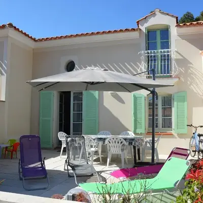 Maison chaleureuse avec piscine collective