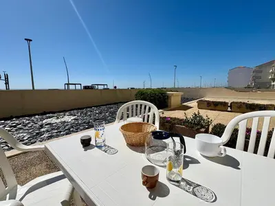 Boissons dans l'établissement Appartement 2 pièces avec terrasse pour 4 pers, proche plage - FR-1-323-451