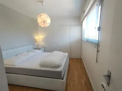 Un ou plusieurs lits dans un hébergement de l'établissement Appartement à St Jean de Monts - Confort 3 pers, Proche Plage, WIFI - FR-1-323-454