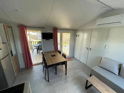 Télévision ou salle de divertissement dans l'établissement ZEcamping 3 animaux acceptés club enfant piscine couverte