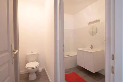 Salle de bains dans l'établissement immeuble entier ✰ coeur de ville ✰ terrasse balcon