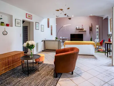 Coin salon dans l'établissement Holiday Home Rive Droite by Interhome