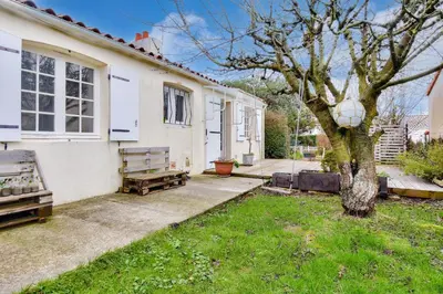 Jardin de l'établissement Entre plage et marais salants, maison pour 6