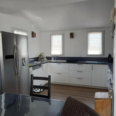 Cuisine ou kitchenette dans l'établissement La désirée à Noirmoutier