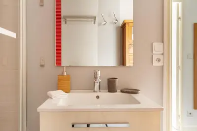 Salle de bains dans l'établissement Epicea- Spacieux 3 chambres avec parking.