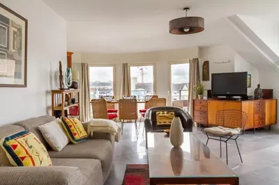 Télévision ou salle de divertissement dans l'établissement Epicea- Spacieux 3 chambres avec parking.