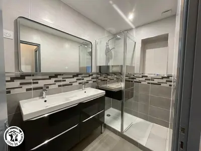 Salle de bains dans l'établissement Maison proche plage avec jardin, prêt vélos, internet et espace lingerie - FR-1-426-545