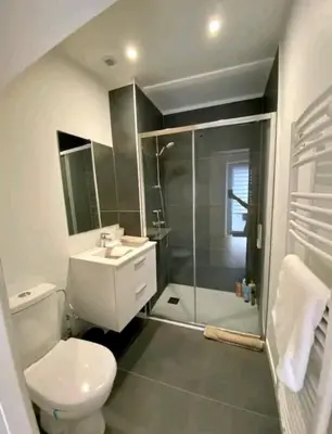Salle de bains dans l'établissement Maison de ville