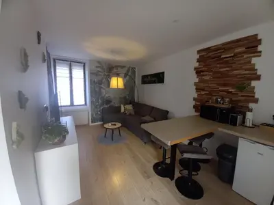 Cuisine ou kitchenette dans l'établissement Maison de ville
