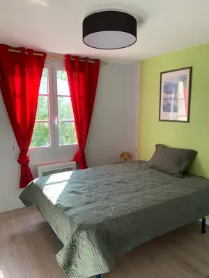 Un ou plusieurs lits dans un hébergement de l'établissement Belle maison 6 personnes à 2min du Lac du Jaunay, et 15min des plages Vendéennes