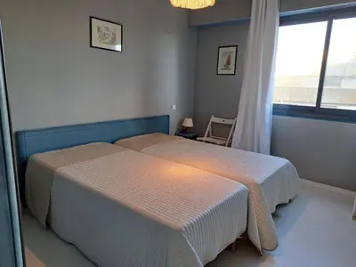 Un ou plusieurs lits dans un hébergement de l'établissement Appartement spacieux 5 pers face à la mer, animaux admis - FR-1-323-485