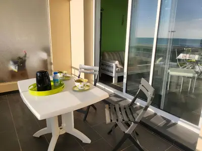 Balcon ou terrasse dans l'établissement Bel Appart 2 Chambres, Terrasse, Proche Plage - FR-1-323-491
