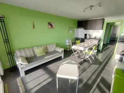 Cuisine ou kitchenette dans l'établissement Bel Appart 2 Chambres, Terrasse, Proche Plage - FR-1-323-491