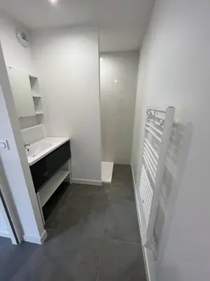 Plan de l'établissement Appartement neuf avec patio