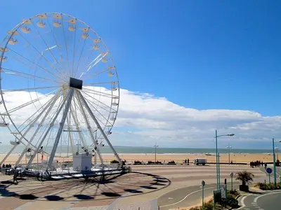 Vue générale sur la mer ou vue sur la mer prise depuis l'appartement