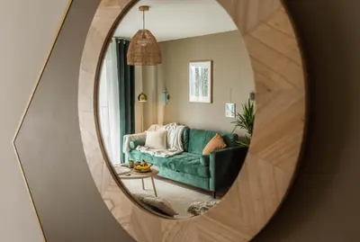 Coin salon dans l'établissement le petit Anjou, cocon chaleureux et apaisant