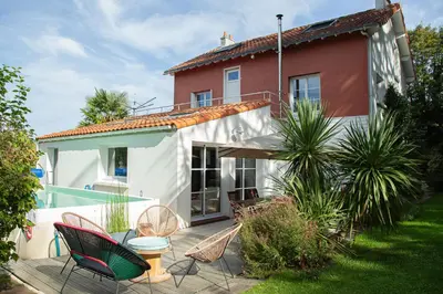 Jardin de l'établissement Le Nid du Massereau - Chambres d'hôtes avec piscine près de Nantes et Loire à vélo