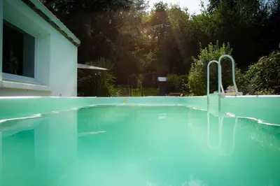 Piscine de l'établissement Le Nid du Massereau - Chambres d'hôtes avec piscine près de Nantes et Loire à vélo ou située à proximité