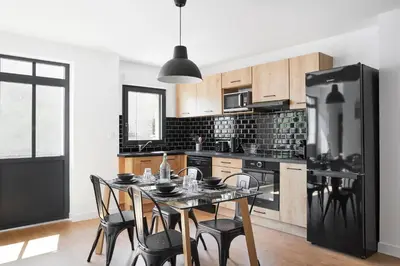 Cuisine ou kitchenette dans l'établissement New-York New-York : fibre Wifi/Linge/Parking