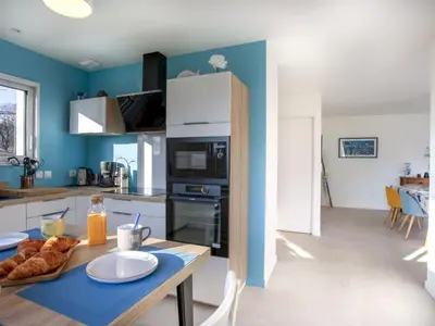 Cuisine ou kitchenette dans l'établissement Holiday Home La Tingère by Interhome