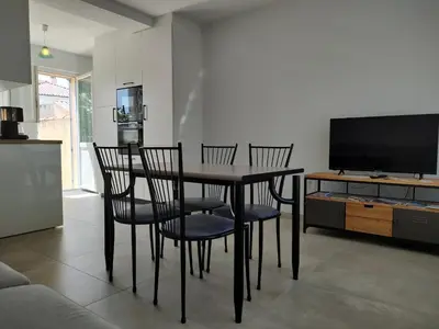 Télévision ou salle de divertissement dans l'établissement Maison Familiale Proche Mer - 5 Pers, Saint Jean de Monts - FR-1-323-410