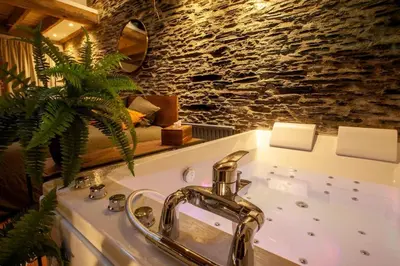 Plan de l'établissement LOVE ROOM JUNGLE - LES PETITS PLAISIRS