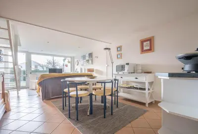Cuisine ou kitchenette dans l'établissement Maison dans résidence calme + piscine à Pornic