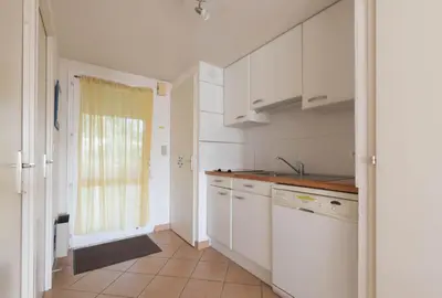 Cuisine ou kitchenette dans l'établissement Maison dans résidence calme + piscine à Pornic
