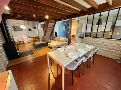 Coin salon dans l'établissement Guynemer 8pers