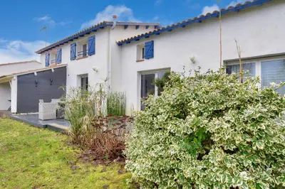 Jardin de l'établissement Maison moderne avec jardin pour 12 personnes