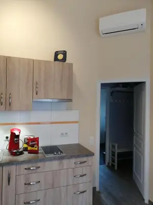 Cuisine ou kitchenette dans l'établissement Gîte Relais du Doulay