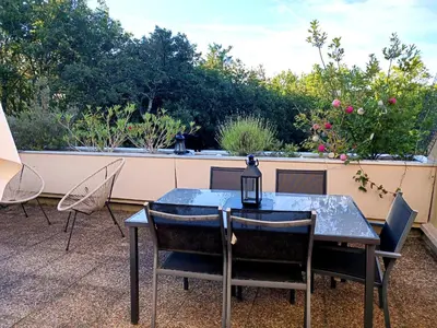 Jardin de l'établissement La canopée : séjour alliant culture, nature, sport