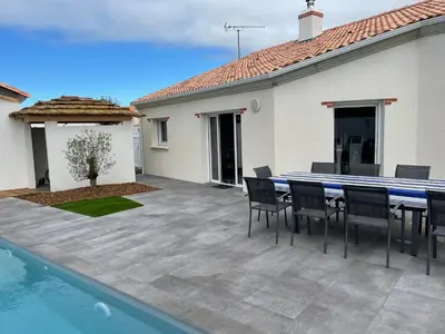 Piscine de l'établissement MAISON NOTRE DAME DE MONTS ou située à proximité
