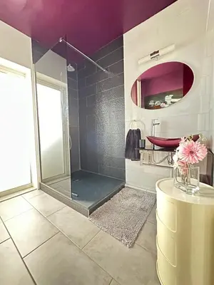 Salle de bains dans l'établissement T2 La vue panoramique sur l'océan à 180
