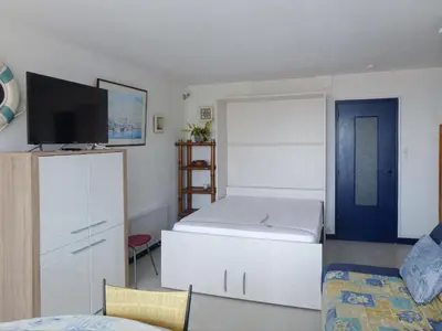 Un ou plusieurs lits dans un hébergement de l'établissement Studio spacieux 4 pers. - Proche plage - Belle vue mer - FR-1-323-416