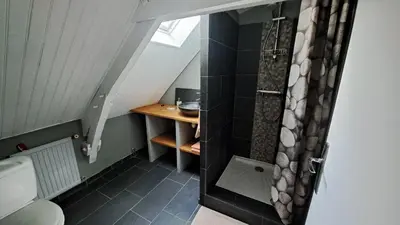 Salle de bains dans l'établissement Un petit coin de paradis près de Rennes