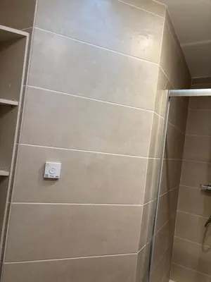 Salle de bains dans l'établissement Villa la Garenne idéale pour les familles, plage : Bréhat