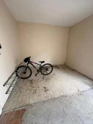 Vélo sur le terrain de l'établissement Le nid Montois, 50m de la plage de la baigneuse ou dans les environs