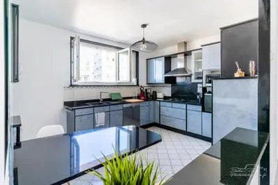 Cuisine ou kitchenette dans l'établissement Rêveries au bord de l’Erdre