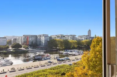 Vue générale sur Nantes ou vue de la ville depuis l'appartement